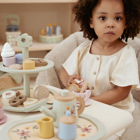 Little Dutch Cake Stand