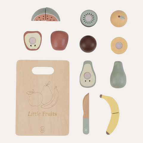Little `Dutch - Slicing Fruit