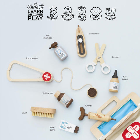 Le Toy Van - Animal Vet Set - 10 Piece (FSC 100%)